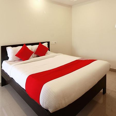 Oyo Sri Vinayaka Grand Hotel Shamshabad Exterior photo