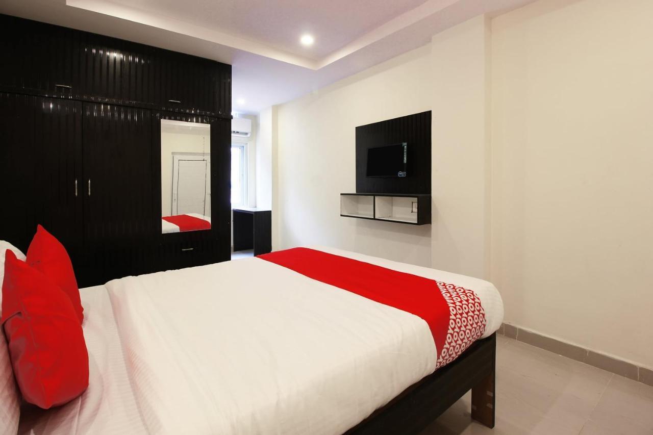 Oyo Sri Vinayaka Grand Hotel Shamshabad Exterior photo