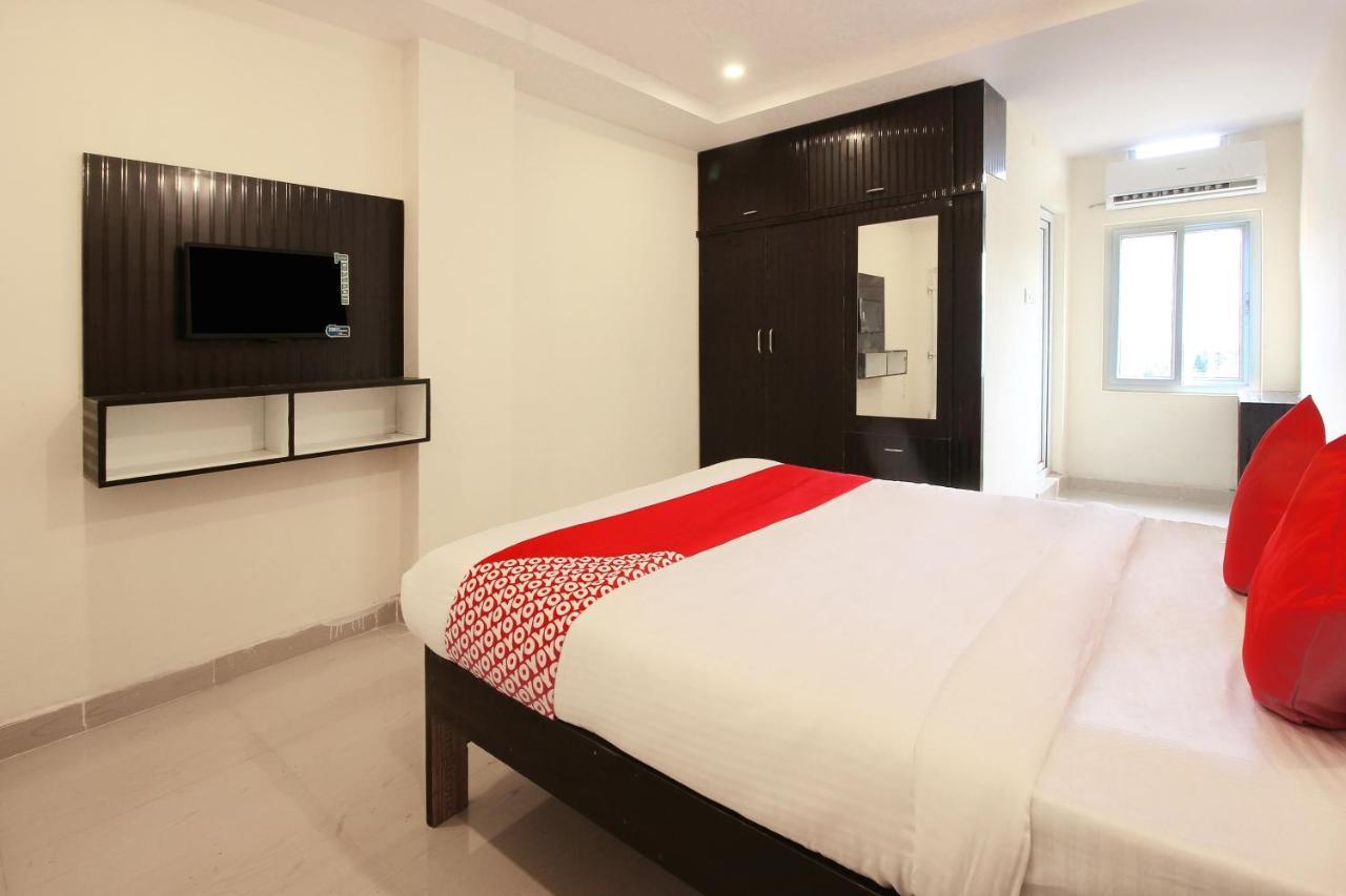 Oyo Sri Vinayaka Grand Hotel Shamshabad Exterior photo