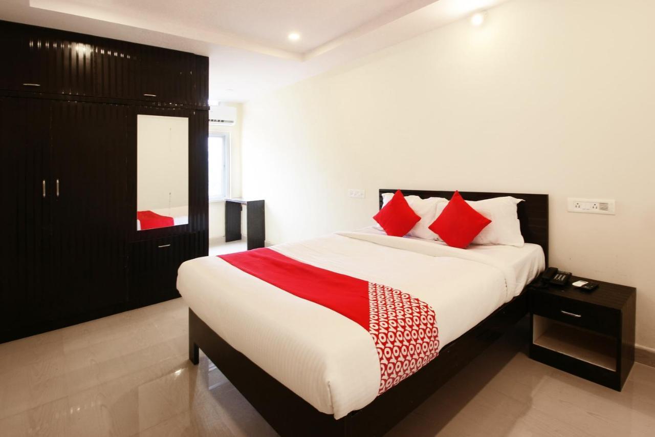 Oyo Sri Vinayaka Grand Hotel Shamshabad Exterior photo