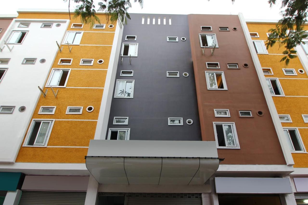 Oyo Sri Vinayaka Grand Hotel Shamshabad Exterior photo